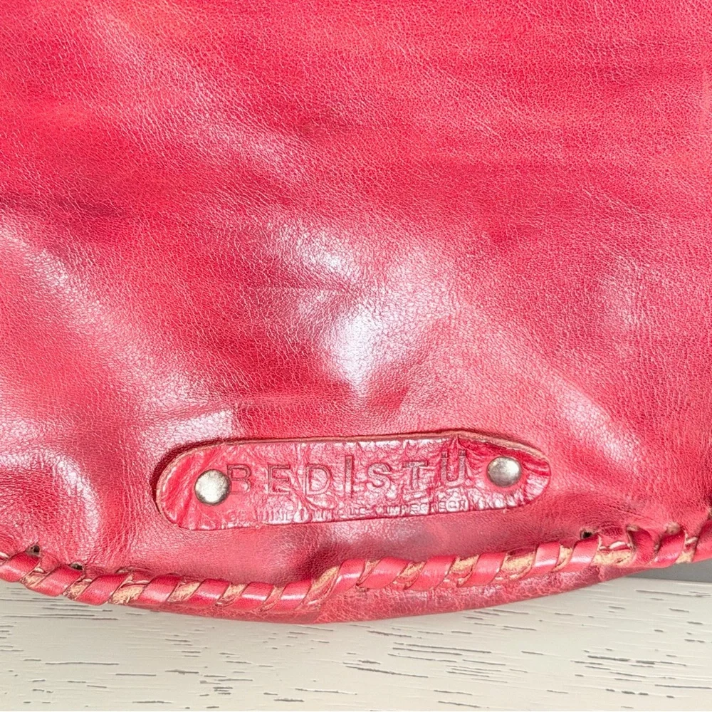 $245 Bed Stu Half Moon Scarlet Red Leather Crossbody Purse Magnetic Close Tassel - Picture 3 of 9